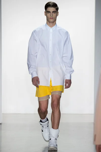 Look 14